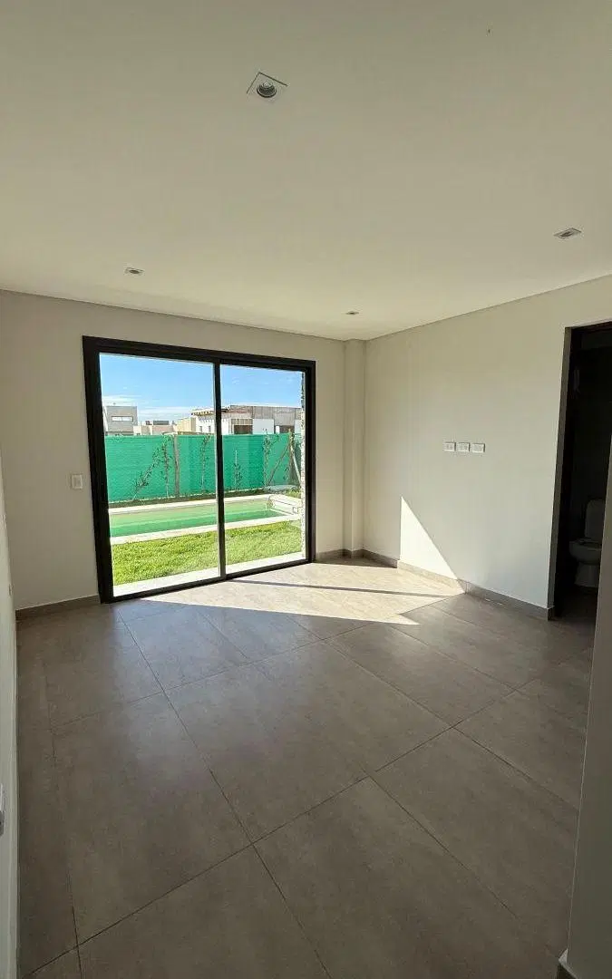IMPONENTE Y EXCLUSIVA CASA EN BARRIO PRIVADO GRAN BOEDO 2