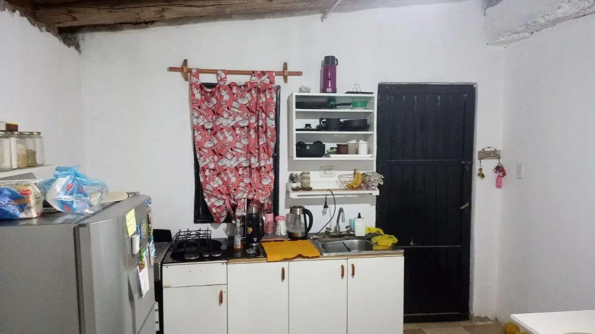 SE LIQUIDA POR VIAJE, COMODA Y FUNCIONAL CASA EN EL BARRIO EL RESGUARDO DE LAS HERAS 1