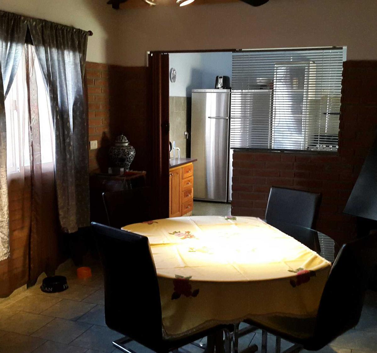 Casa 6 ambientes. | PASTEUR 1622