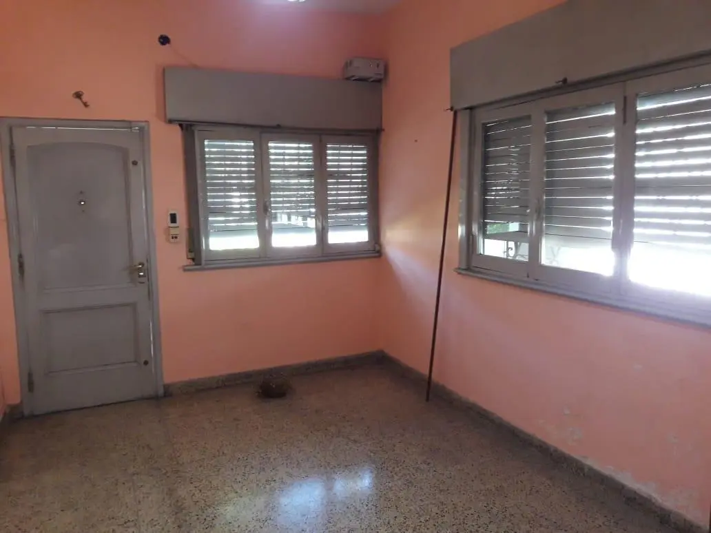 CASA AMERICANA 4 AMBIENTES CON ESPACIO PARA AUTO ALQUILER 3