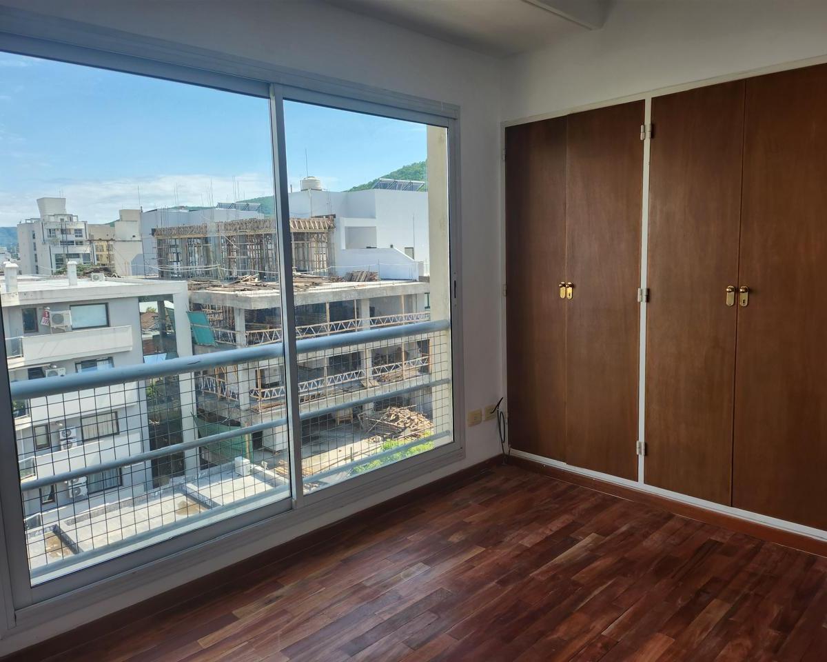 Venta Departamento 3 Dorm. con Lavadero y Cochera a 3 Cuadras del Shopping 4