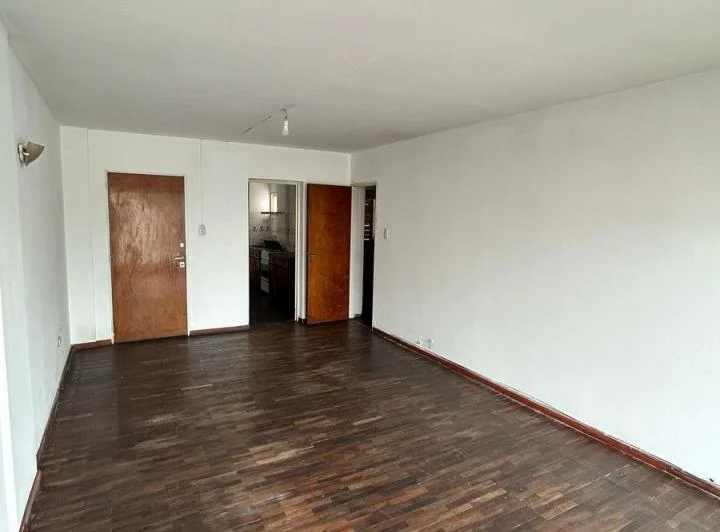 Departamento en Urquiza al 400, 2 Dormitorios, 2 Baños, Lavadero, Balcón y Cochera 5