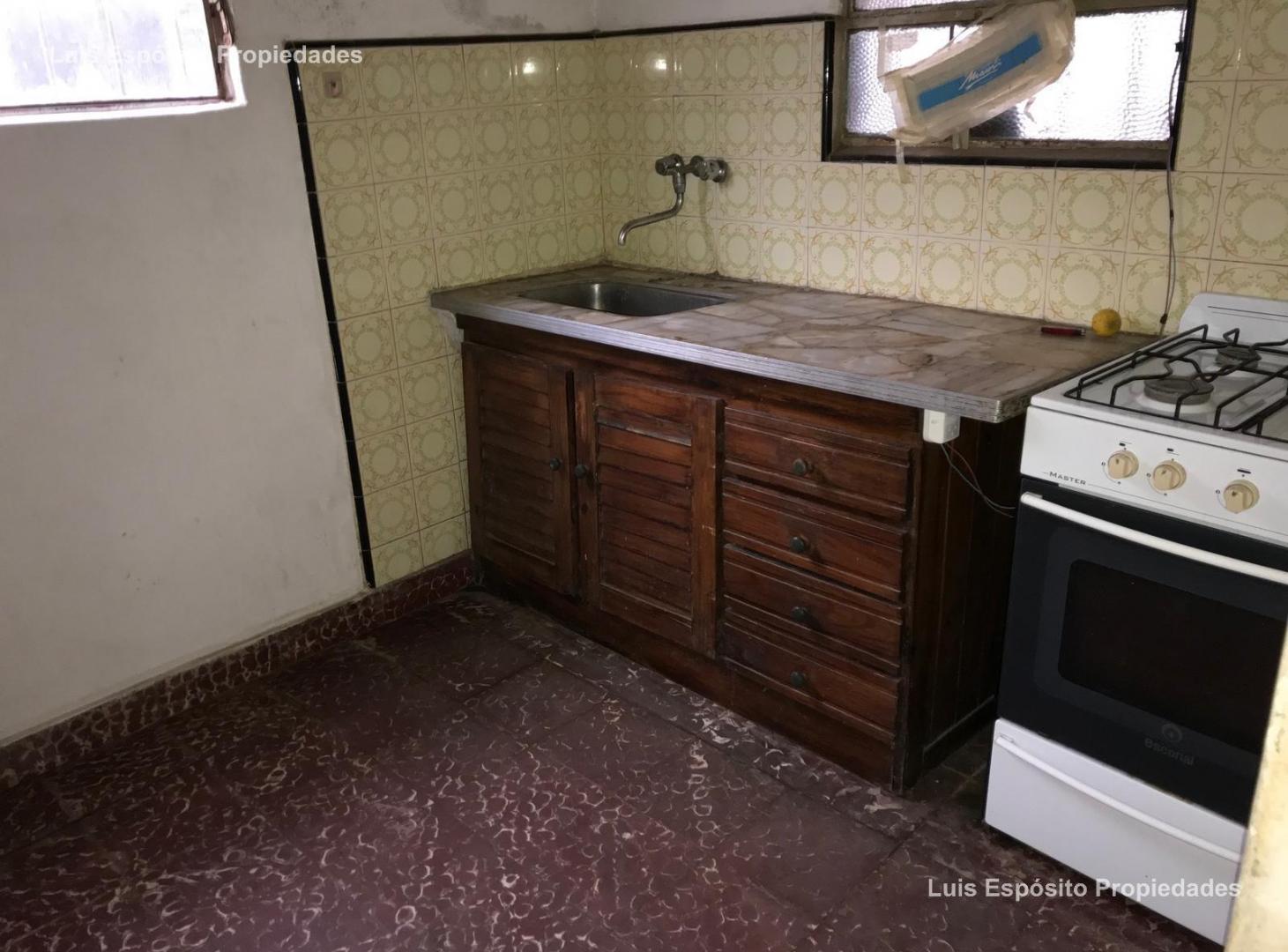 Foto de CASA VENTA 3 AMBIENTES MARIANO ACOSTA MERLO, imagen 5