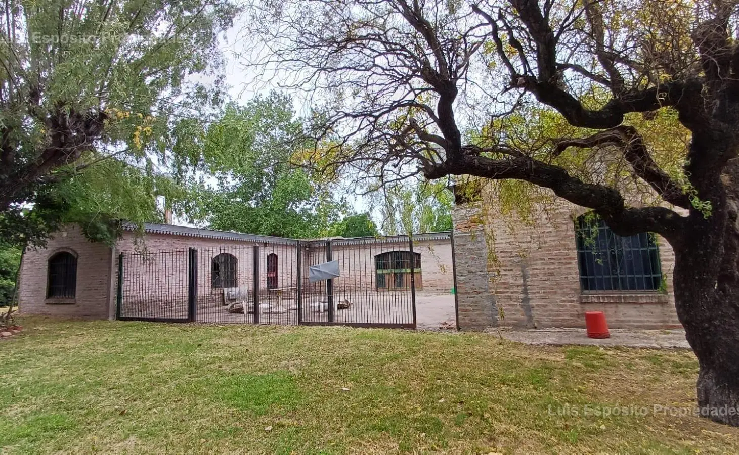 TERRENO COMERCIAL CON CASA Y SERVICIOS 5