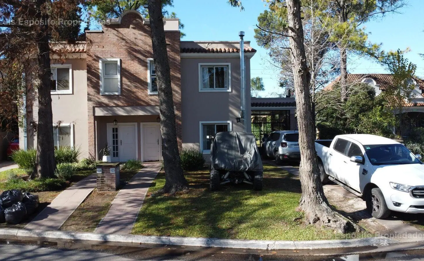Duplex tipo casa de en barrio cerrado de 4 ambientes 2