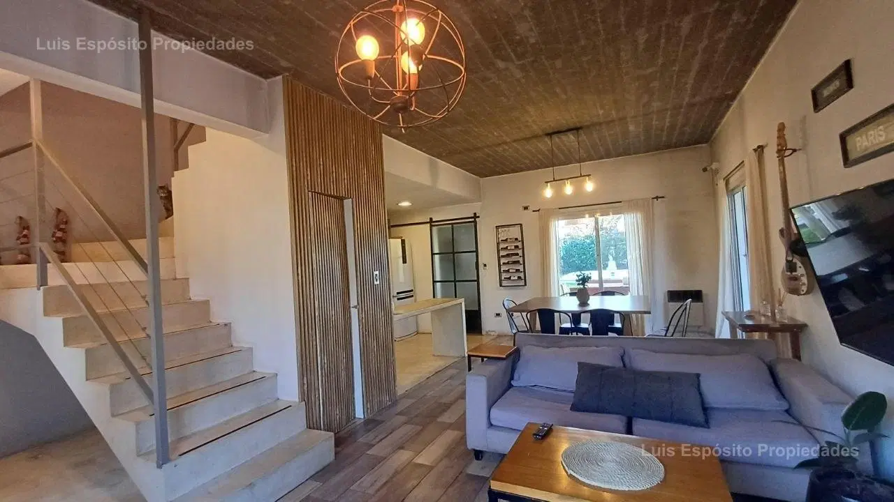 Duplex tipo casa de en barrio cerrado de 4 ambientes 8
