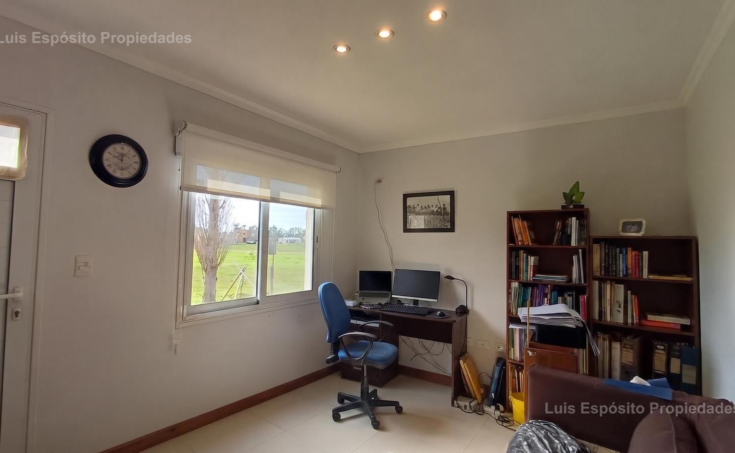 Foto de CASA VENTA BARRIO CERRADO LOS JUNCOS LUJAN 5 AMBIENTES PISCINA, imagen 3