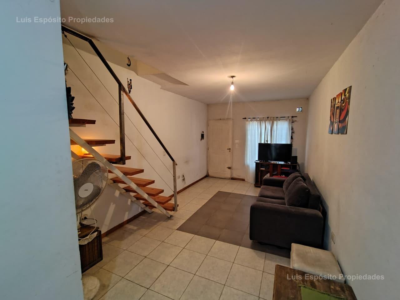 Foto de Departamento Duplex en venta de 4 ambientes Ituzaingo, imagen 1