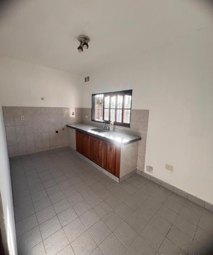Foto de DEPARTAMENTO ALQUILER 3 AMBIENTES MORENO SUR SIN EXPENSAS, imagen 4