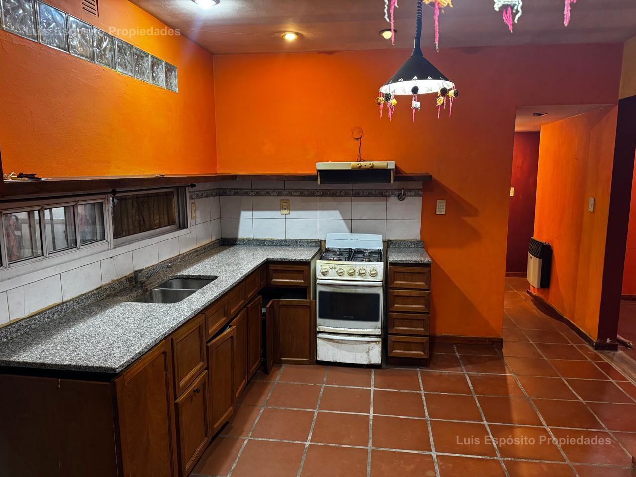 Foto de Casa de tres ambientes en alquiler Moreno con cochera, imagen 4