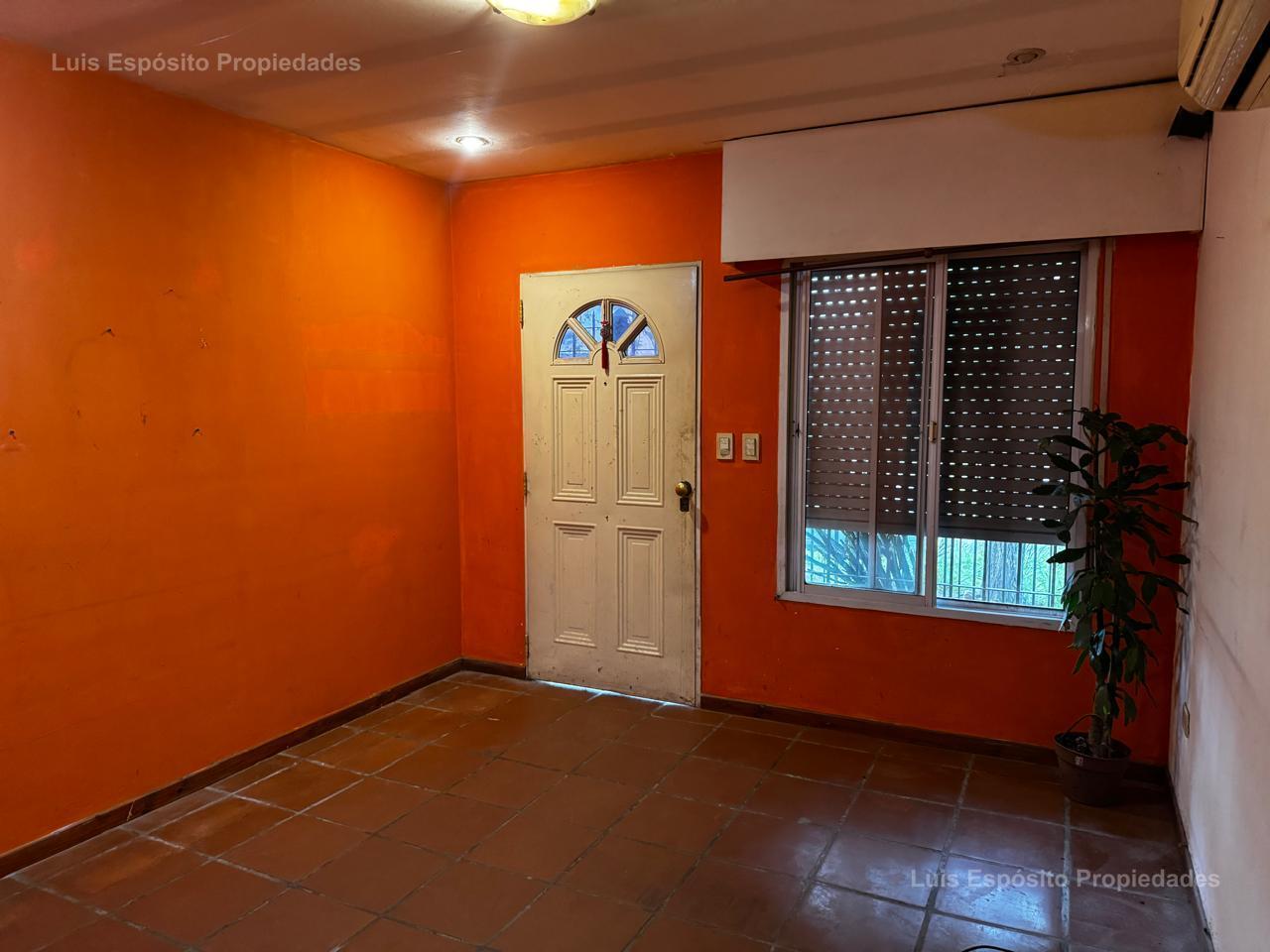 Foto de Casa de tres ambientes en alquiler Moreno con cochera, imagen 1