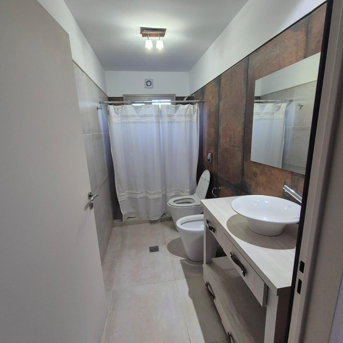 Casa 5 Habitaciones y 4 Baños - Fondo de Cancha 3