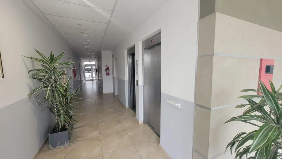 Cómodo dpto. 1 Dorm. con balcón y cochera, Ubicado en calle Obrero Arg. N° 295 4