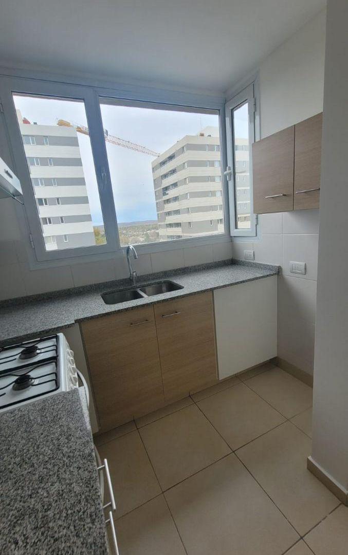 Foto de Cómodo dpto. 1 Dorm. con balcón y cochera, Ubicado en calle Obrero Arg, imagen 2