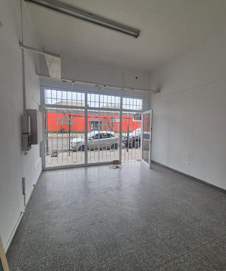 Foto de IMPORTANTE LOCAL COMERCIAL EN EL BAJO NEUQUEN CAPITAL!!!!, imagen 1