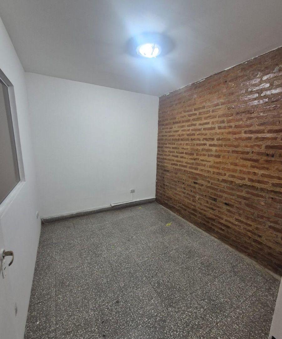 Foto de IMPORTANTE LOCAL COMERCIAL EN EL BAJO NEUQUEN CAPITAL!!!!, imagen 5