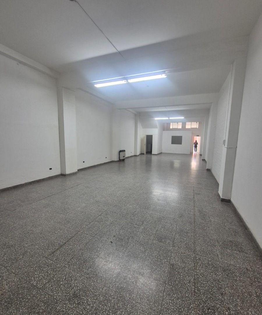 Foto de IMPORTANTE LOCAL COMERCIAL EN EL BAJO NEUQUEN CAPITAL!!!!, imagen 4