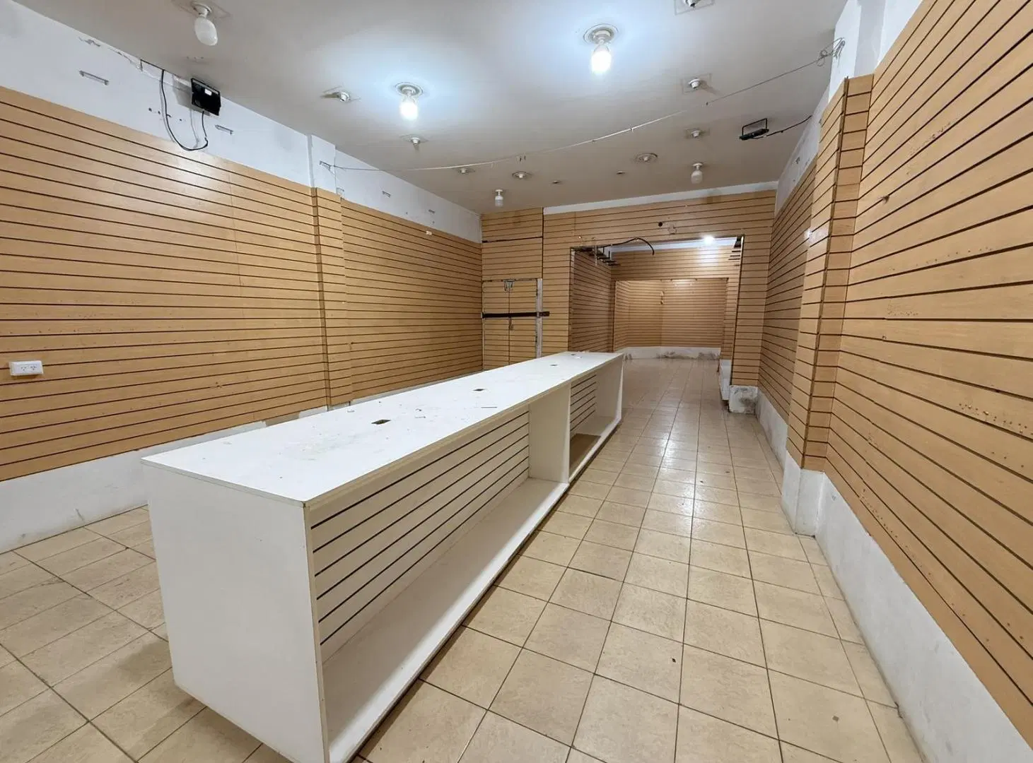 Local comercial - Centro- Excelente ubicacion 2