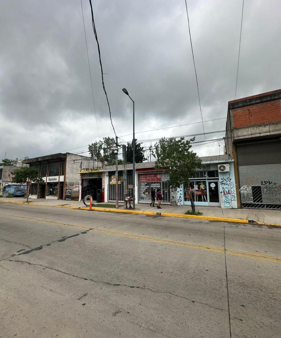 Foto de 4 Locales sobre 1000 m2 (Av Bartolome Mitre), imagen 2