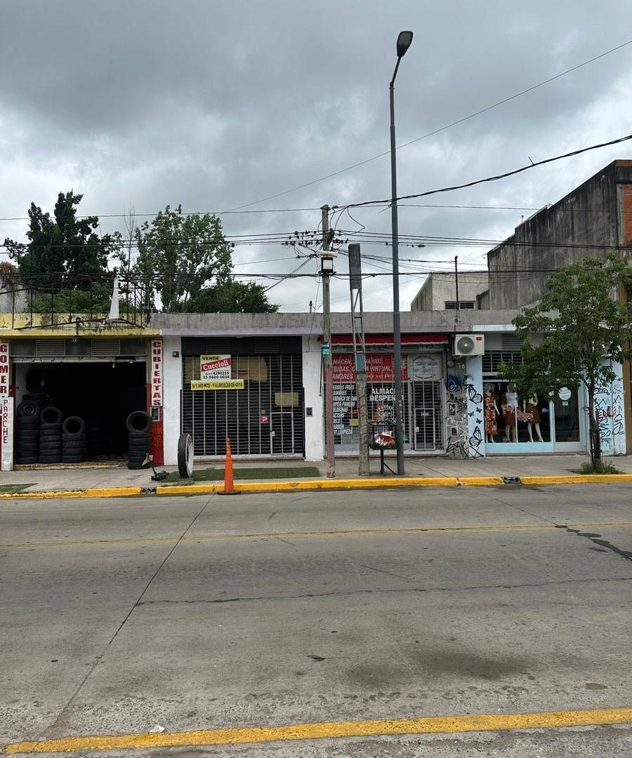 Foto de 4 Locales sobre 1000 m2 (Av Bartolome Mitre), imagen 4
