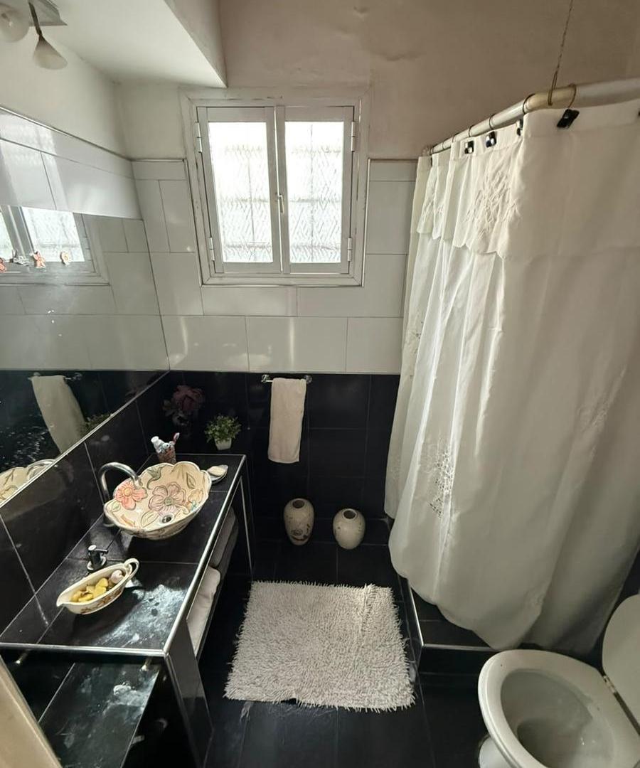 Foto de Casa en venta con departamento. Lote 358 m2, imagen 3