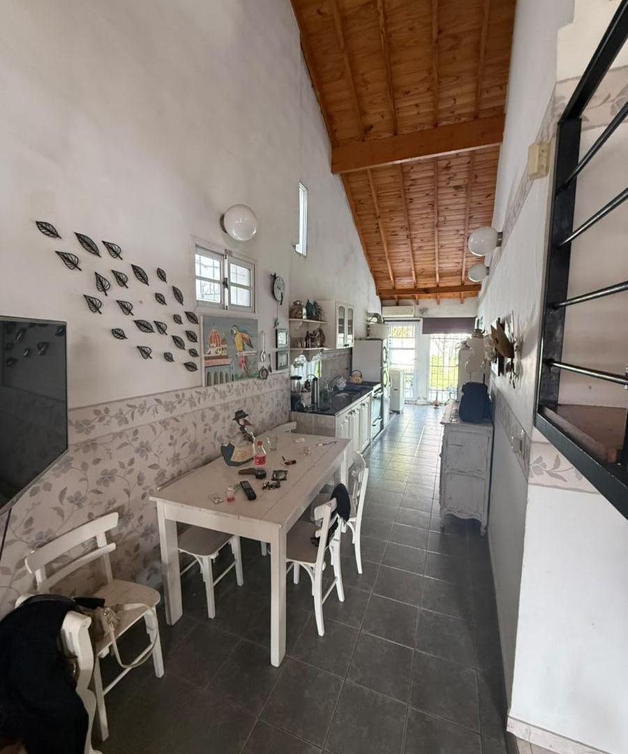 Foto de Casa en venta con departamento. Lote 358 m2, imagen 2