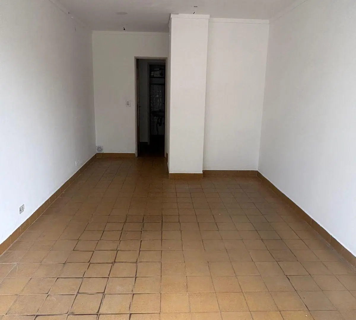 Local En Alquiler En 3 E/43 y AV44 4