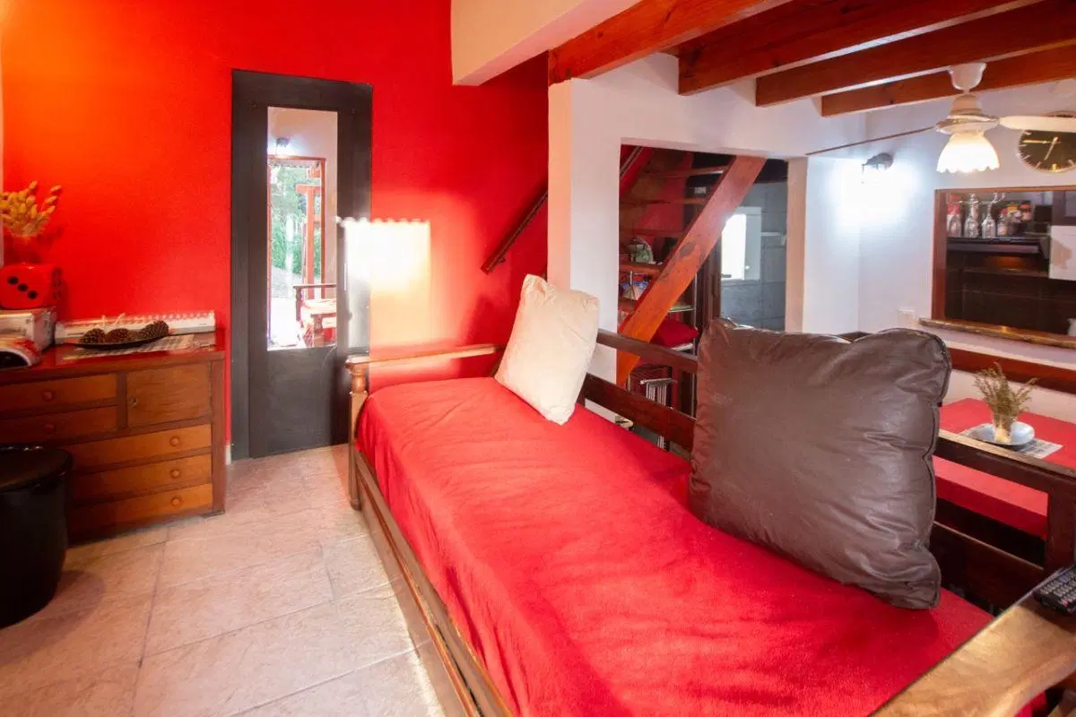 Casa en venta Terreno en esquina - Mar Azul funcional y con potencial 4