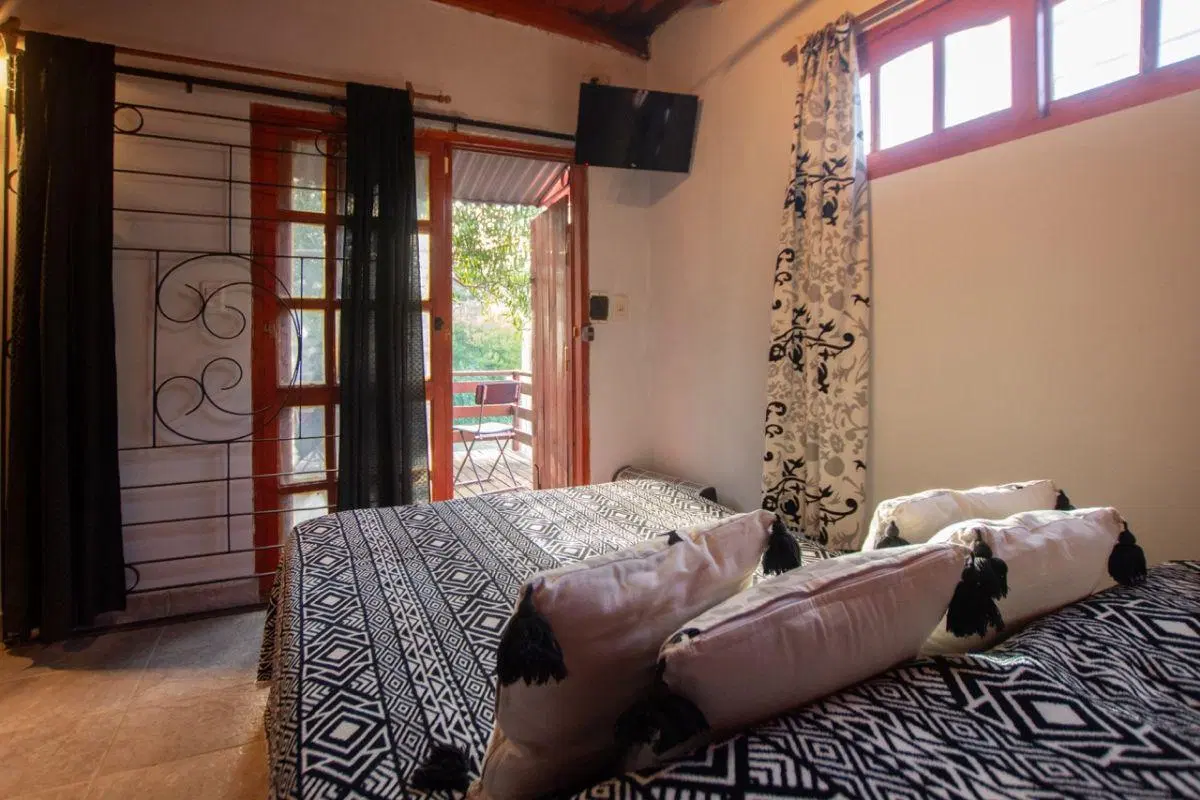 Casa en venta Terreno en esquina - Mar Azul funcional y con potencial 5