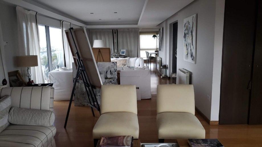 Venta / Alquiler. Piso. 6 Ambientes. 4 Dorm.. 4 Baños 2
