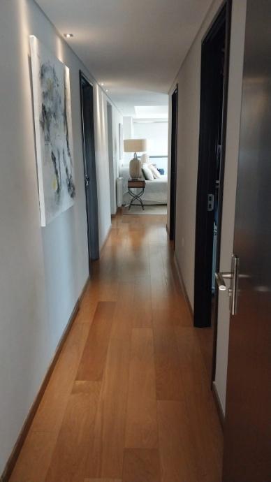 Venta / Alquiler. Piso. 6 Ambientes. 4 Dorm.. 4 Baños 4