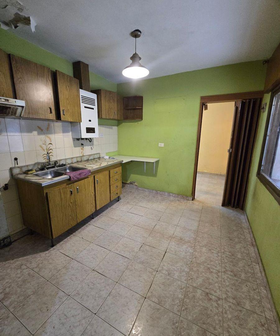 Foto de Oportunidad De Inversión Casa A Refaccionar 2 Dorm. Patio Y Cochera Bo, imagen 3