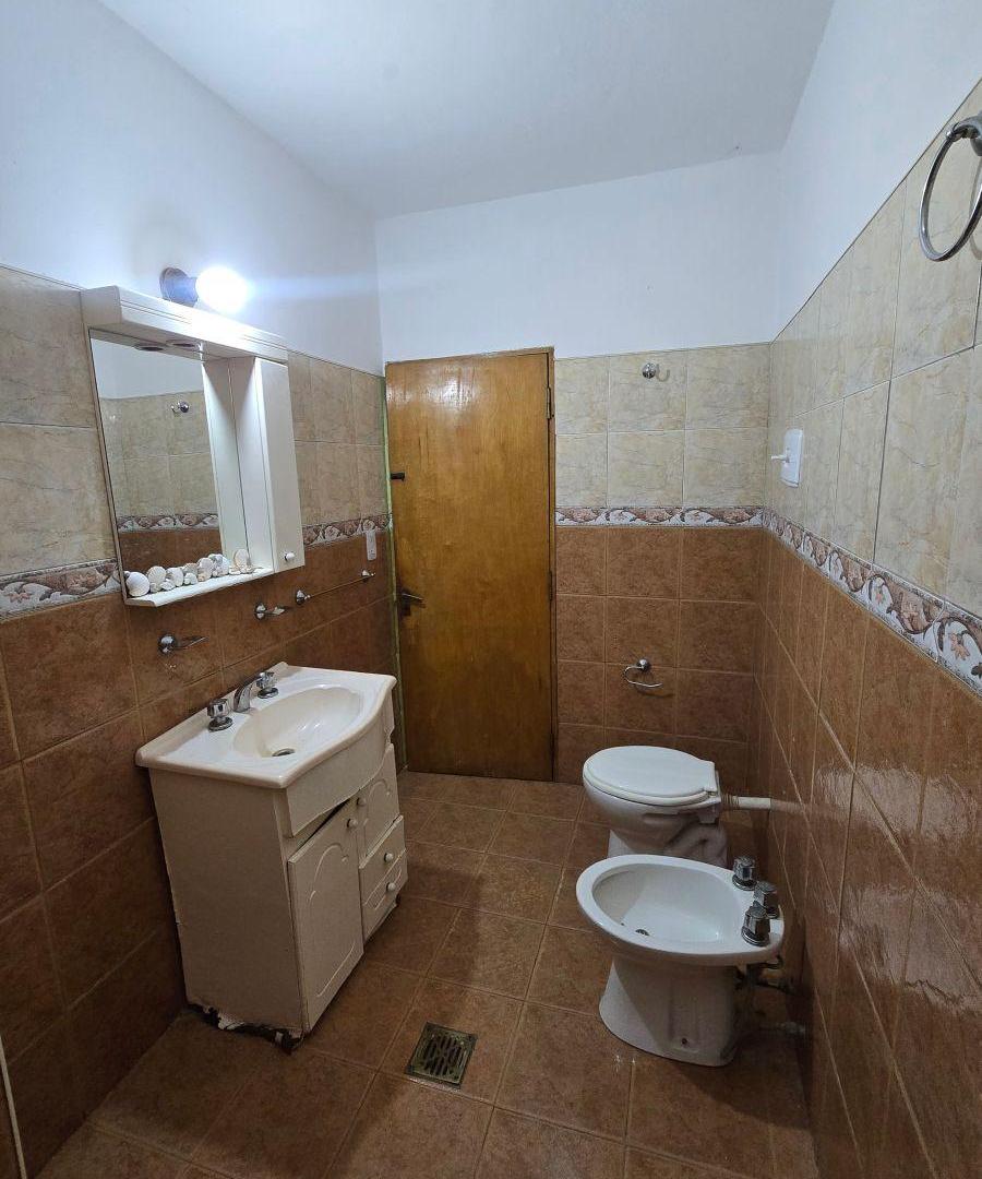 Foto de Oportunidad De Inversión Casa A Refaccionar 2 Dorm. Patio Y Cochera Bo, imagen 5