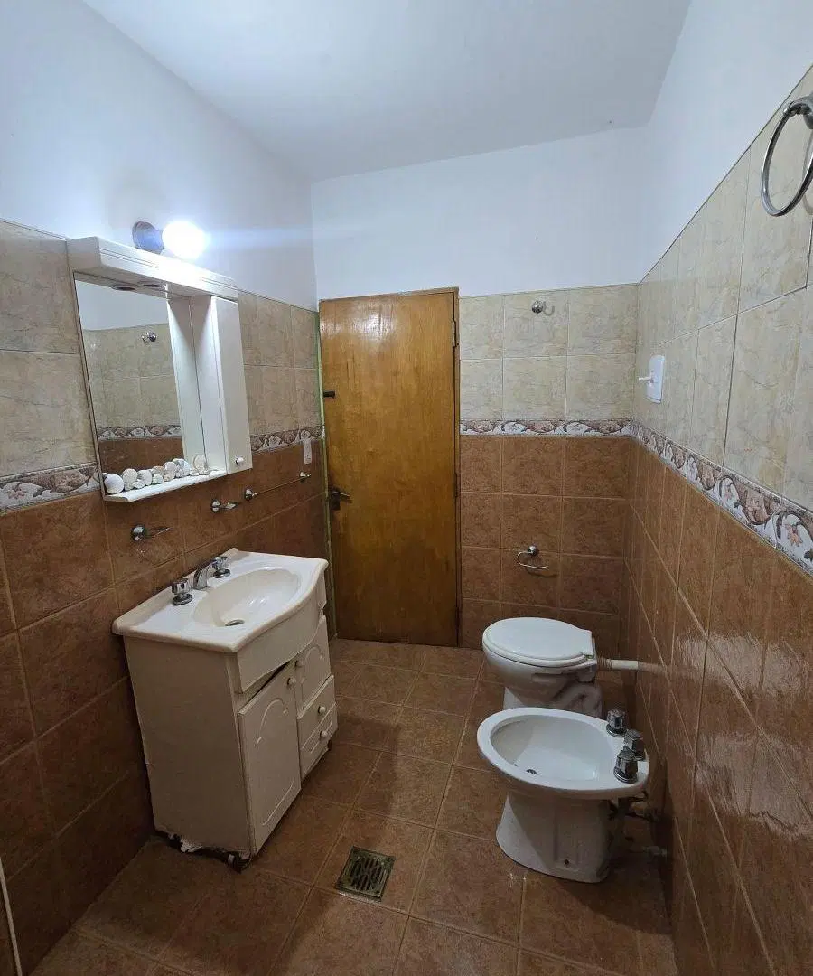 Oportunidad De Inversión Casa A Refaccionar 2 Dorm. Patio Y Cochera Bo Los Sauces Zona Sur Córdoba 4