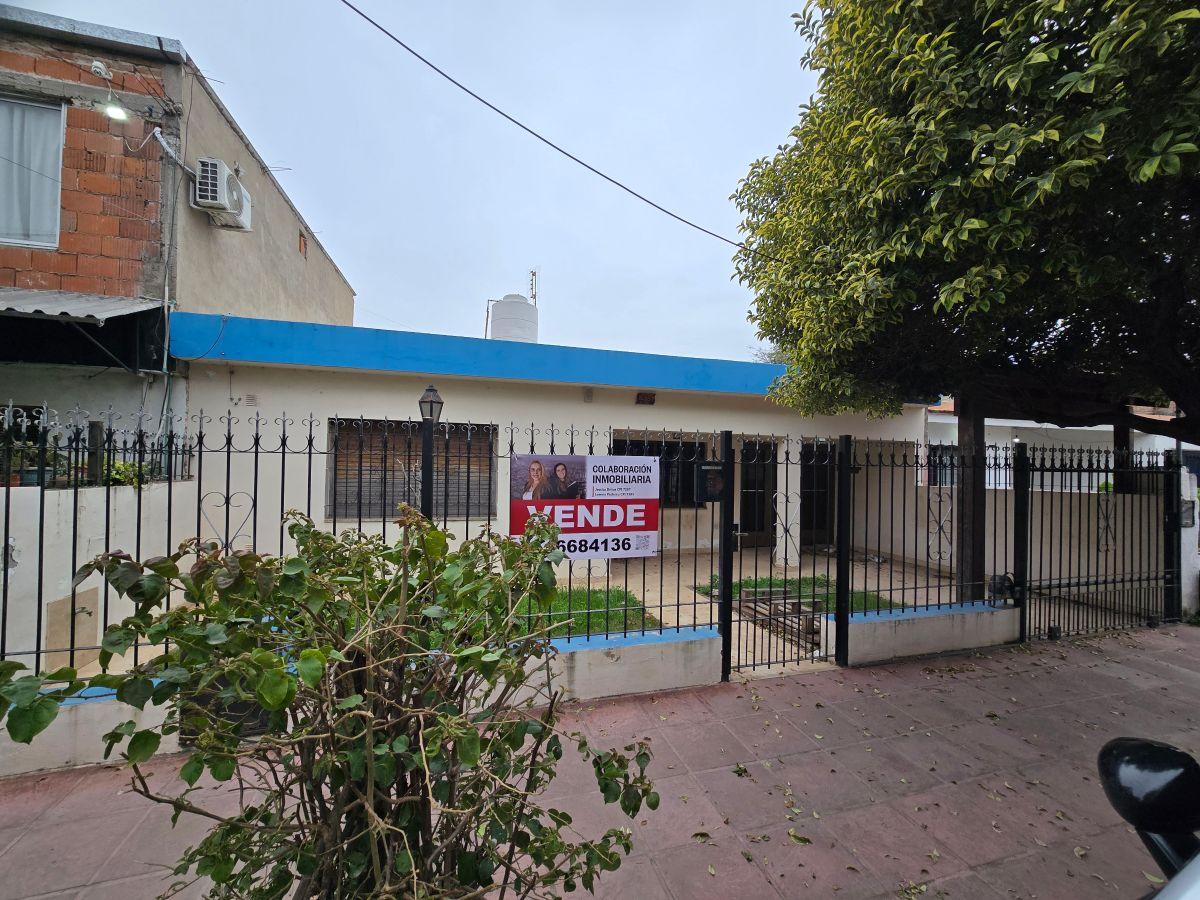 Oportunidad De Inversión Casa A Refaccionar 2 Dorm. Patio Y Cochera Bo Los Sauces Zona Sur Córdoba