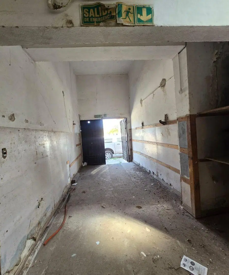 oportunidad VENTA Local Comercial a RECICLAR en Esquina mas Depto 2 Dorm Av. Malvinas zona comercial 3