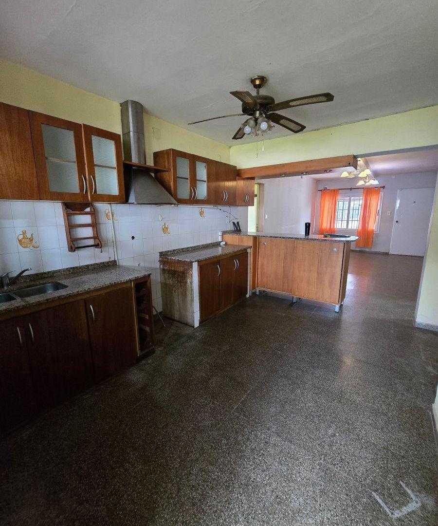 Foto de Venta Casa A Refaccionar 3 Dorm. Patio Y Cochera Bo Los Sauces Zona Sur, imagen 5