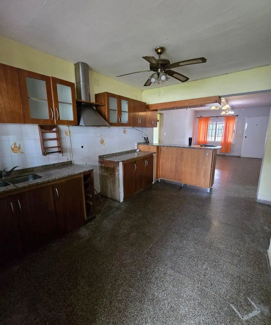 Venta Casa A Refaccionar 3 Dorm. Patio Y Cochera Bo Los Sauces Zona Sur Córdoba 5