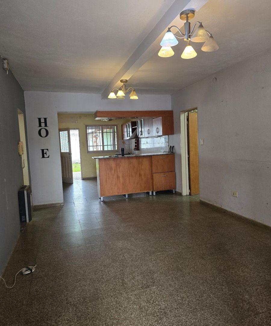 Foto de Venta Casa A Refaccionar 3 Dorm. Patio Y Cochera Bo Los Sauces Zona Sur, imagen 3