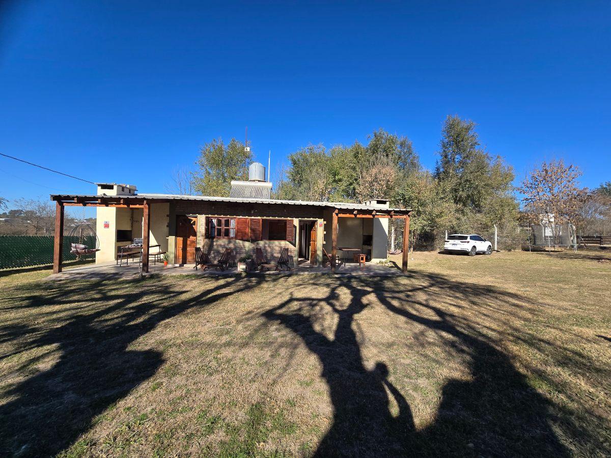 VENTA COMPLEJO CON 2 CABAÑAS CON PISCINA GRAN PARQUE, VILLA PARQUE SIQUIMAN TANTI CORDOBA