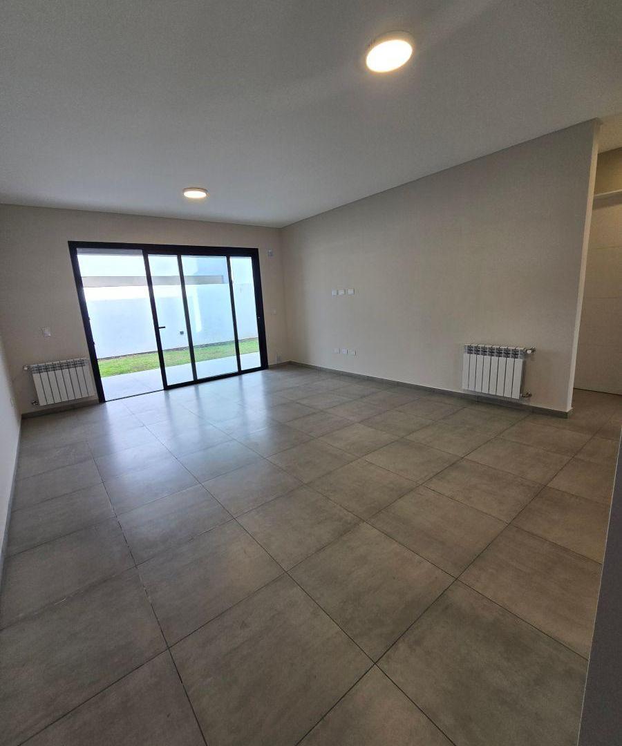 Foto de Venta De Duplex 2 Dorm. Ideal Para Renta En Una De Las Zonas Con Mayor, imagen 5