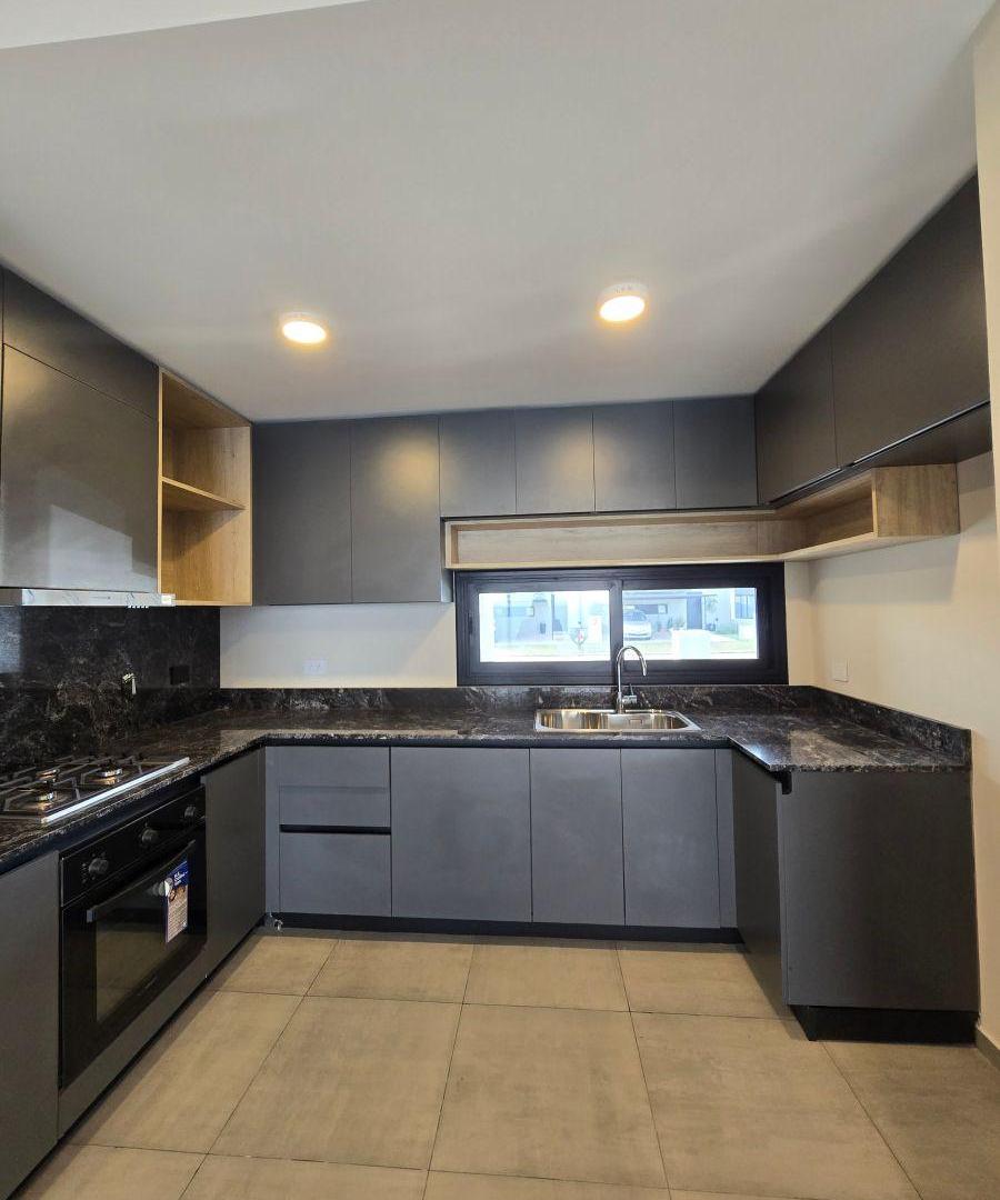 Foto de Venta De Duplex 2 Dorm. Ideal Para Renta En Una De Las Zonas Con Mayor, imagen 1