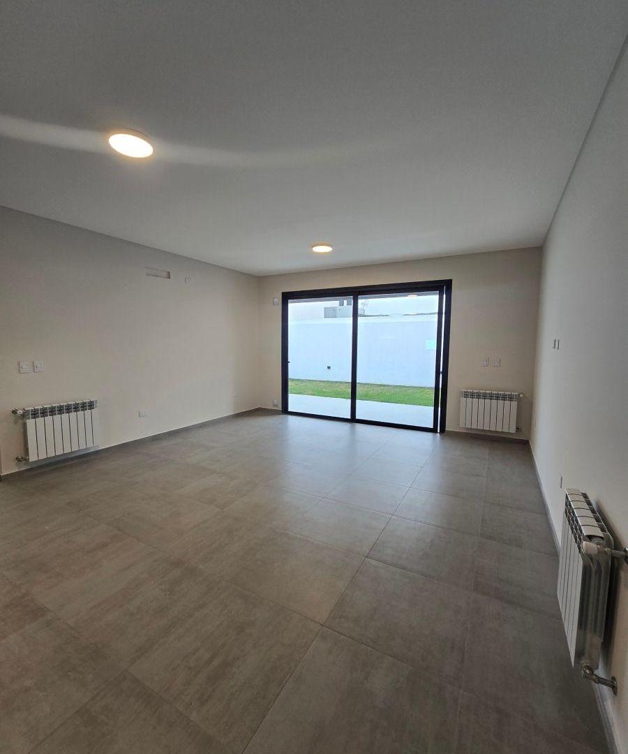 Foto de INVERTI EN UN BARRIO SEGURO Y RENTABLE, DUPLEX 2 DORMITORIOS EN SAN, imagen 3