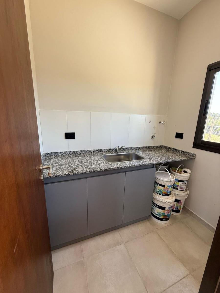 Casa en Venta de Dos Dorm. Santa Cruz del Lago 4