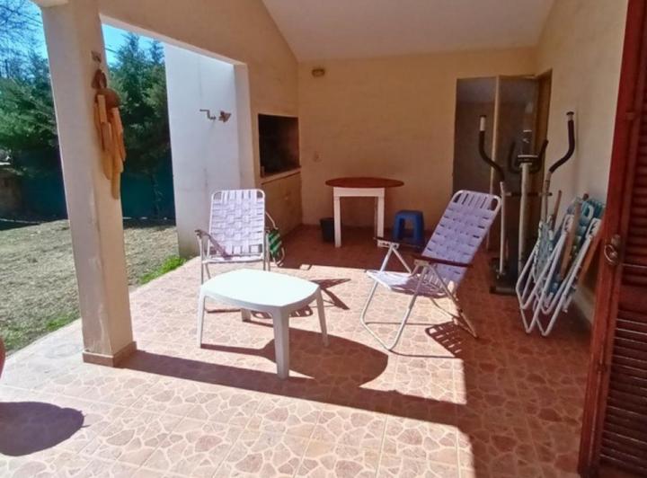Alquiler Anual Casa 3 dormitorios 2 baños cocheras Playas de Oro Carlos Paz 3