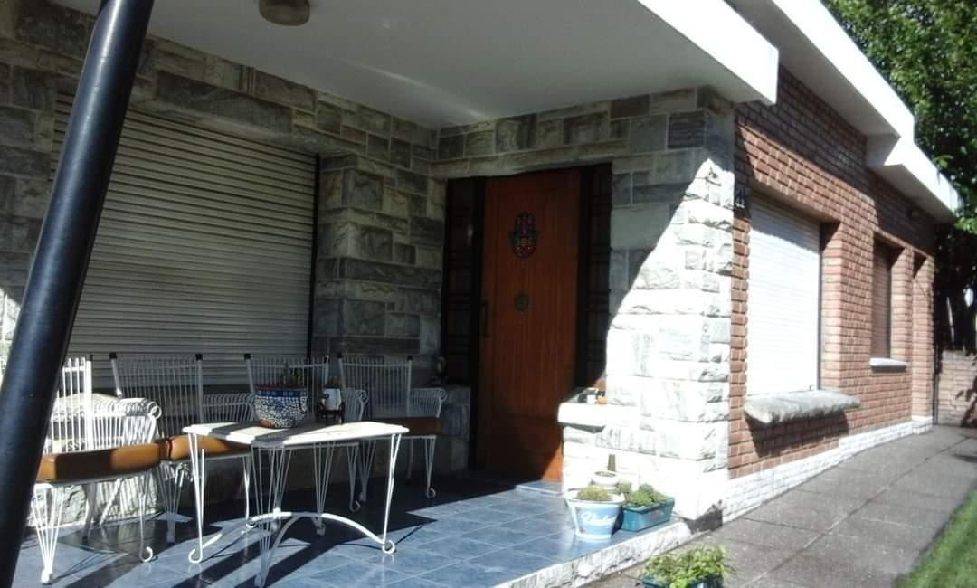 Villa Carlos Paz -  B° Las Malvinas - Casa + departamento