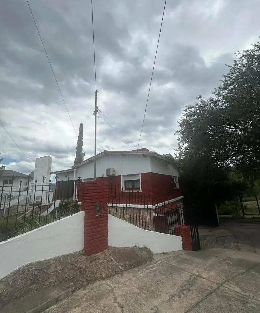 Casa en venta 2 dormitorios 2 baños Barrio La Quinta Villa Carlos Paz 3