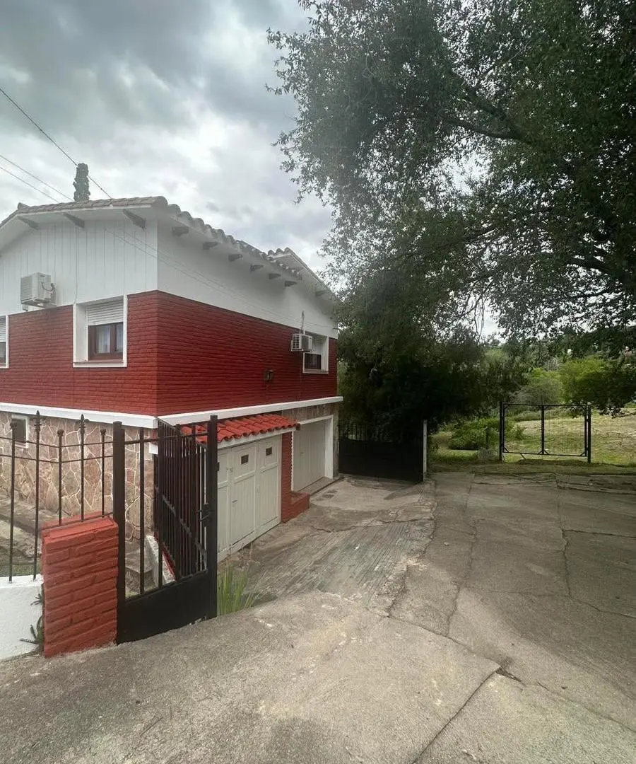 Casa en venta 2 dormitorios 2 baños Barrio La Quinta Villa Carlos Paz 2