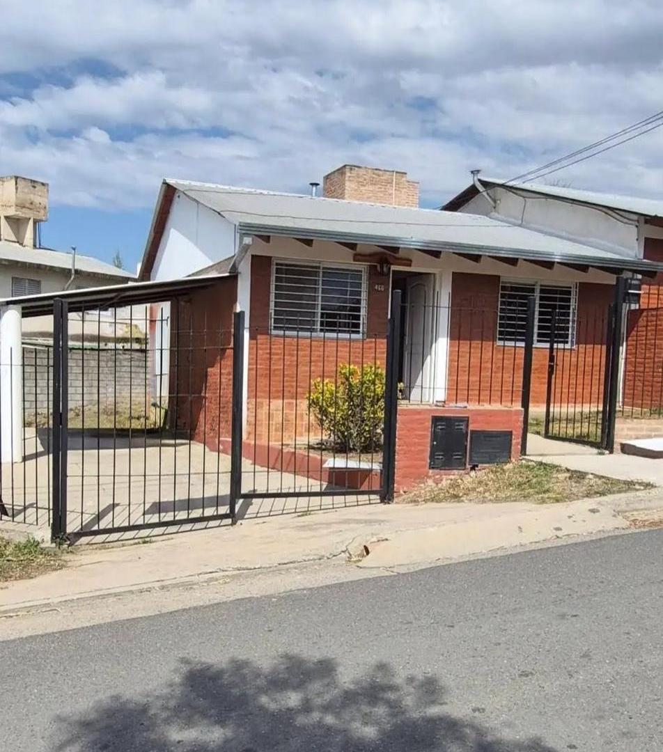 Foto de Casa en venta tipo ph 2 dormitorios barrio La Quinta 2da sección Villa, imagen 2