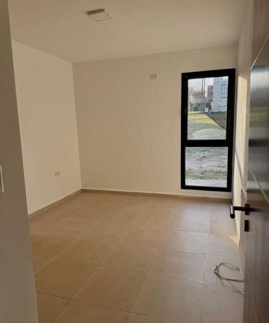 Foto de ALQUILER CASA 3 DORMITORIOS - Bº TEJAS 4 - MALAGUEÑO - CORDOBA, imagen 4